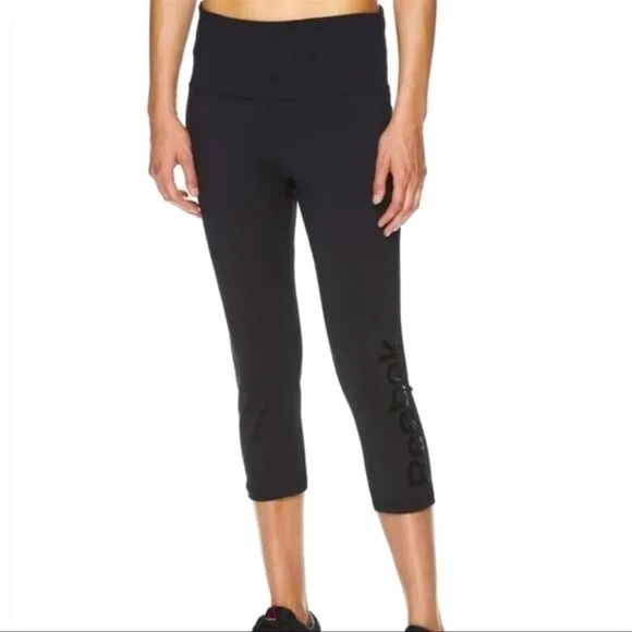 NWT Reebok Skinny Team High-rise Capri Black Logo Detail Size XS REW191LE16011 - Picture 1 of 16